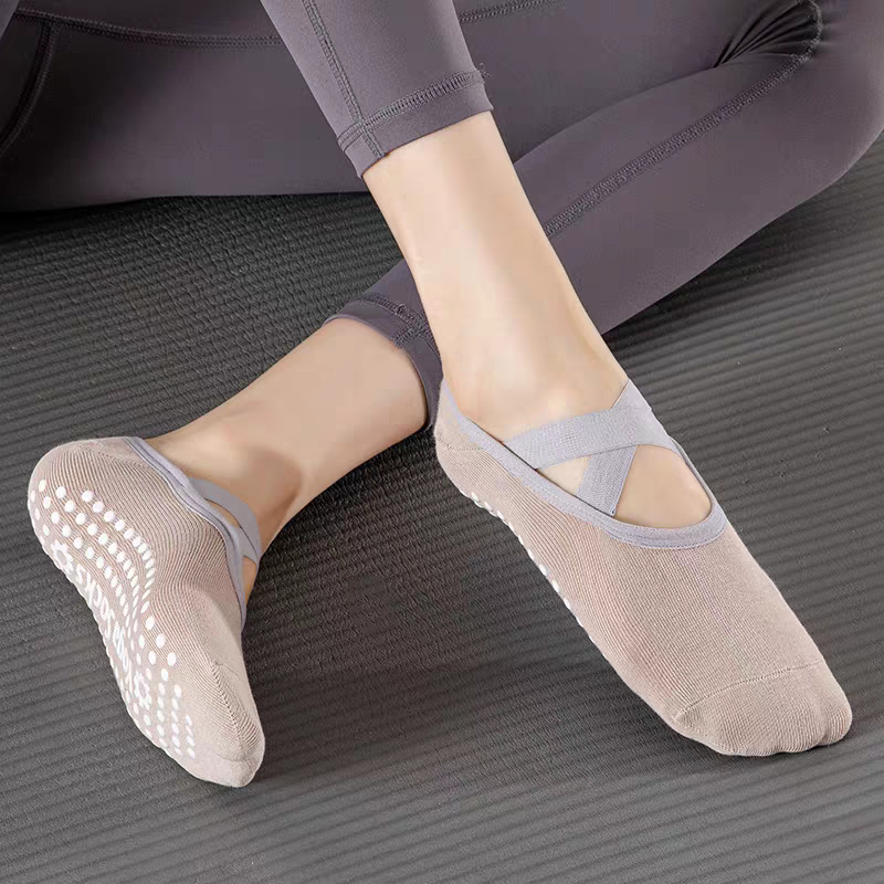Professional Women Yoga Sock S - огляд і ціна Pilates & Yoga Unleashed International Academy Yonkers