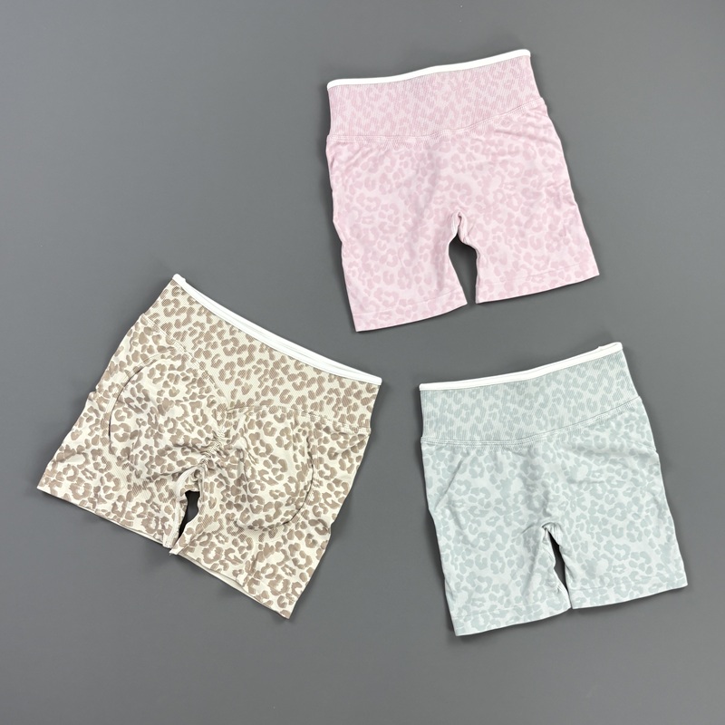 HISTELLO Gym Shorts Leopard Pr - огляд і ціна Pilates Yoga Workout
