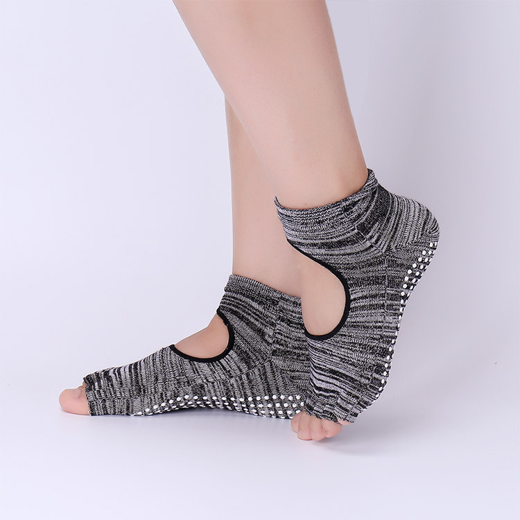 Non-Slip Yoga Socks with Grips - огляд і ціна Pilates Yoga Workout